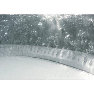 Detailaufnahme: Intex SimpleSpa aufblasbarer Whirlpool mit sprudelnden Luftdüsen.