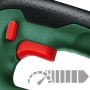 Detailaufnahme: Bosch Akku-Stichsäge UniversalSaw 18V-100 mit rotem Gasgebeschalter und Geschwindigkeitsanzeige.