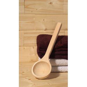 Karibu Schöpfkelle Classic aus hellem Holz für Saunaaufgüsse, ergonomisch geformt.