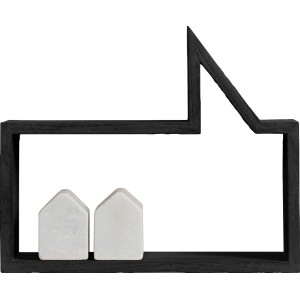 Schwarzes Wandregal Cloud in Hausform mit zwei Deko-Häusern.