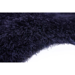 Detailansicht des blauen Kayoom Cosy 410 Hochflorteppichs (80x150 cm).