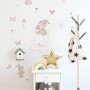 Wandtattoo Little Bunny (50x70 cm) von Komar mit Hasen, Blumen und Schmetterlingen.