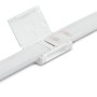 Detailaufnahme des weißen Philips Hue Lightstrip Plus mit Verbindungselement.