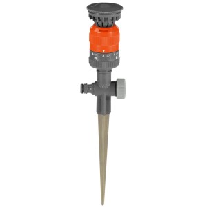Gardena Comfort Kreisregner Vario auf Spike für bis zu 225m² Gartenbewässerung.