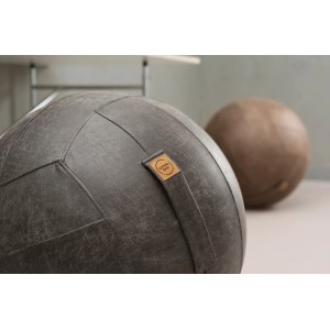 Anthrazitfarbener Sitting Ball Hocker Frankie, 150 l, aus Lederimitat mit Tragegriff und Seitentasche.