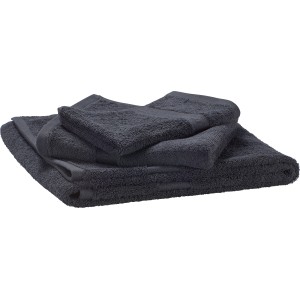 Gestapelte, schwarze baliv Dark Wonder Handtücher (50x100 cm) aus Baumwolle.