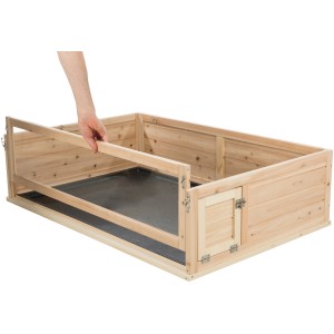 Trixie Kleintierstall aus Holz mit Tür für Meerschweinchen im Innenbereich.