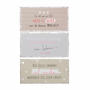 Drei rechteckige Dekoschilder aus Eisen mit deutschen Sprüchen. Graue, beige, weiße Designs mit Punkten und Streifen.