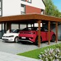 Skan Holz Carport Friesland Hybrid Nussbaum mit Abstellraum und zwei Autos.