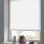 Gardinia EasyFix Rollo Lili Green, weiß, 45x160cm am Fenster. Lichtdurchlässiges Rollo aus Recyclingmaterial.