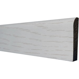 Weiße Wischleiste in Esche-Optik, foliert, 26x5x2500 mm. Sockelleiste für den Innenbereich.