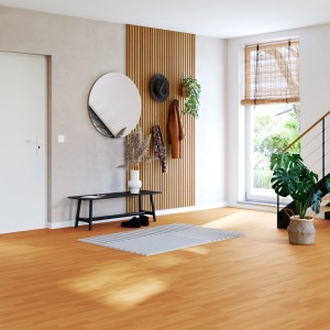 Verlegter Laminatboden Buche 6 mm in einem modern eingerichteten Flur.