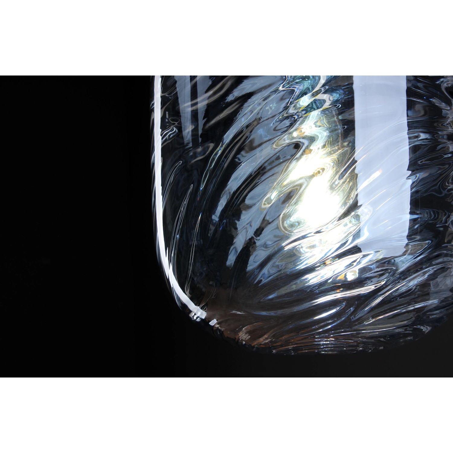 LUCE Design Pendelleuchte Nereide, seeblaues Glas mit Wellenmuster, verpackt.