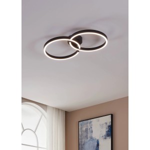 Moderne LED-Deckenleuchte Amandolo von Eglo, schwarz, mit zwei verschlungenen Ringen und RGB-Hintergrundbeleuchtung.