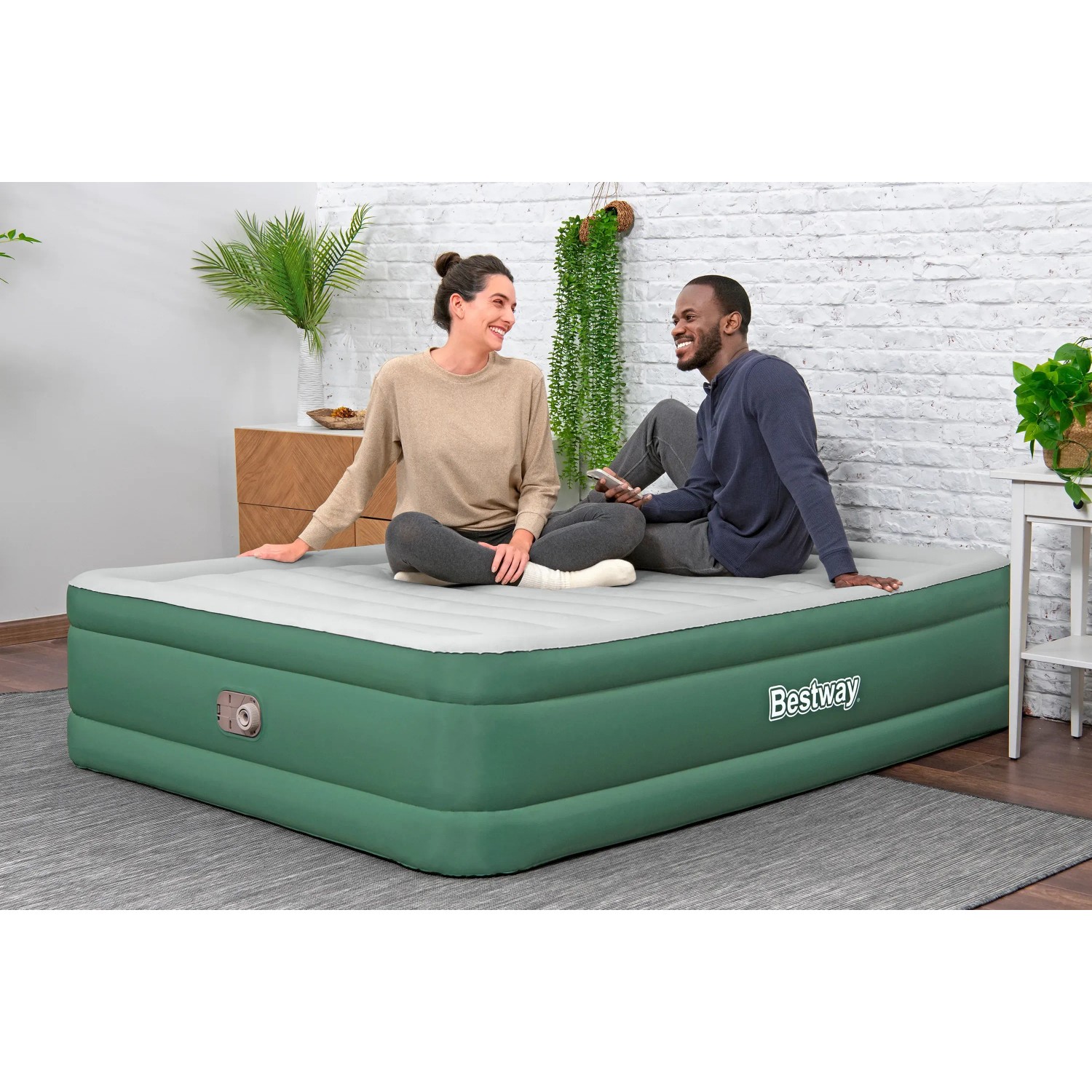 Bestway TPU Luftbett ohne Druckverlust Selbstaufblasend 203 cm x 152 cm x 46 cm kaufen bei OBI