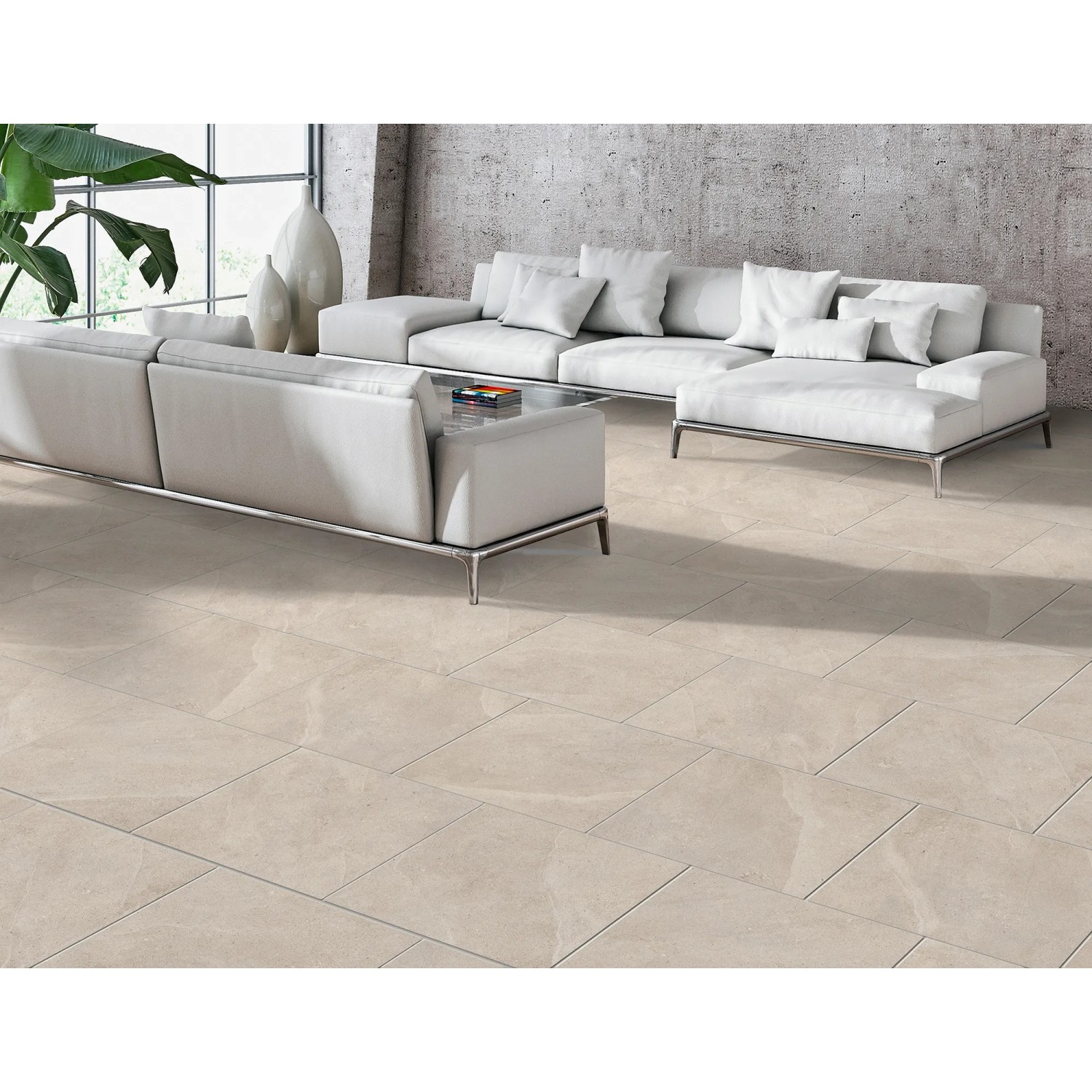 Verlegte, sandfarbene Ceramiche Serra Bodenfliese Limestone Steingut 45x45 cm im Wohnraum.