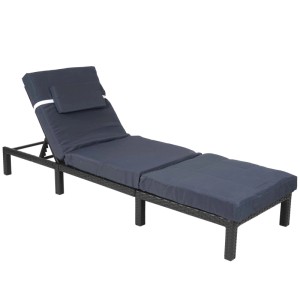 Anthrazitfarbene Poly-Rattan Sonnenliege mit grauen Kissen (Premium-Ausführung).
