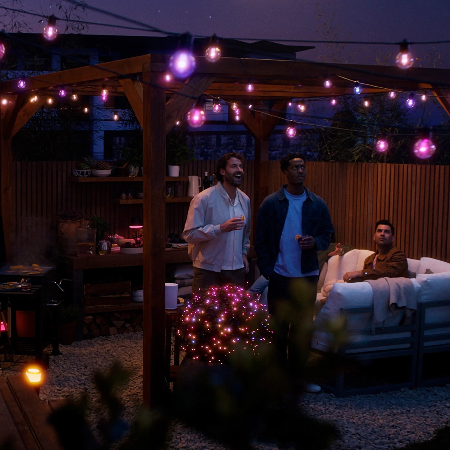 Philips Hue Outdoor-Lichterkette Festavia Globe 7 m kaufen bei OBI