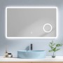 Rechteckiger Emke LED Badspiegel 100x60cm mit Kaltweiß-Beleuchtung, Touch-Funktion und 3-fach Vergrößerung über Waschbecken.