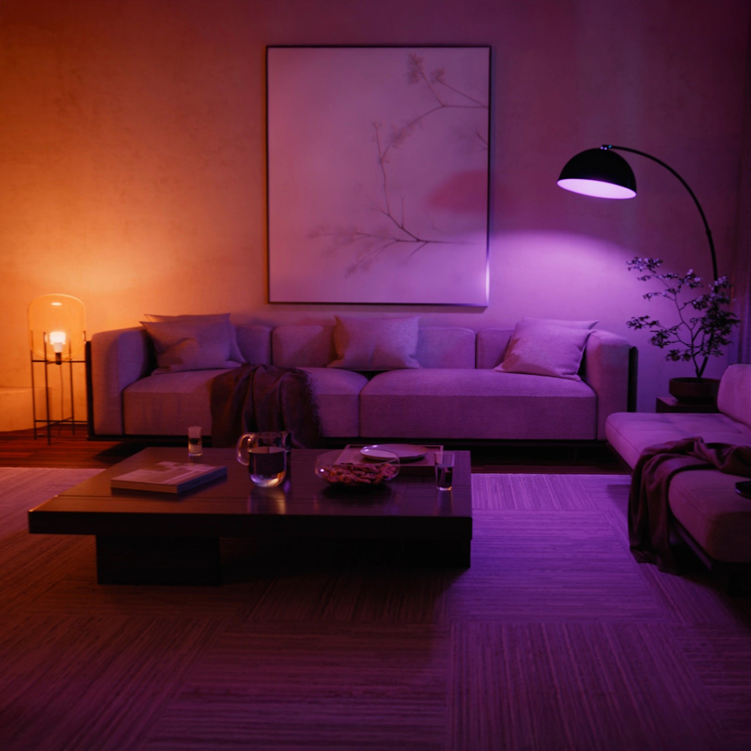 Wohnzimmer mit Philips Hue E27 LED Lampe, die warmes Licht und Farbe erzeugt.