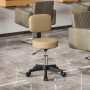 Hellbrauner HOMCOM Salon Hocker aus Kunstleder, höhenverstellbar, drehbar, mit Rollen. Gepolsterter Sitz und Rückenlehne.