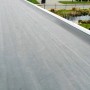 Detailansicht des flachen Daches vom Skan Holz Carport Emsland mit EPDM Dachbahn.