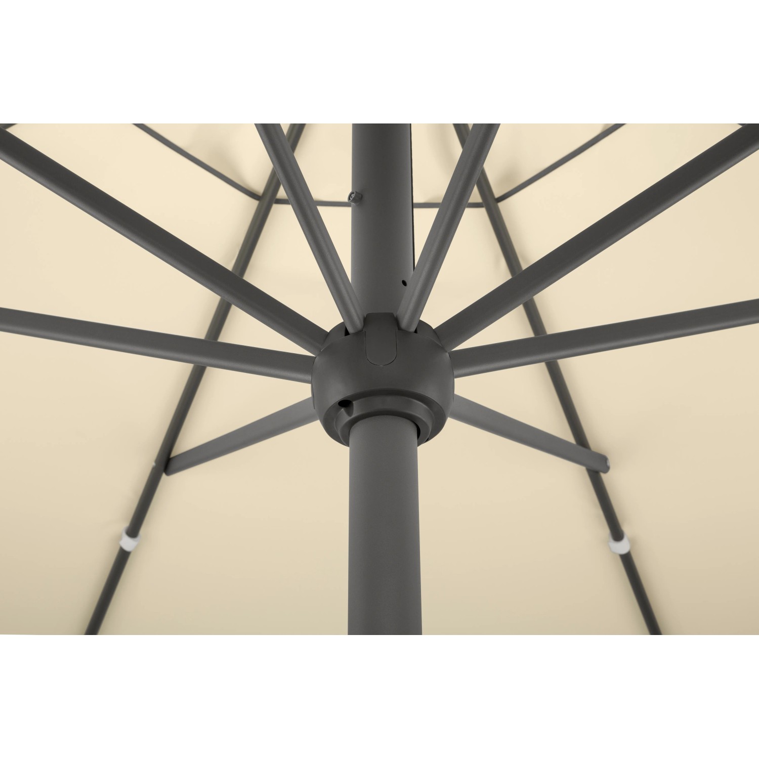 Detailaufnahme: Schneider Marktschirm Adria, Ø 300 cm, Natur, mit grauen Streben und Mast.