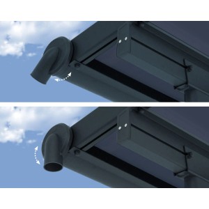Detailaufnahme: Canopia Terrassenüberdachung Capri, anthrazitgraue Regenrinne mit flexibler Ausrichtung.