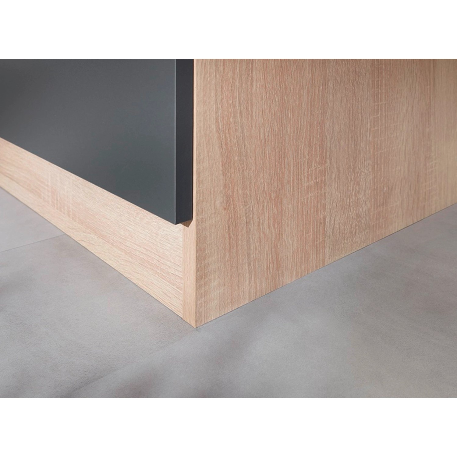 Detailaufnahme Respekta Küchenmöbel-Set Merle 100 cm Grau, Front grau, Korpus Eiche Sägerau.