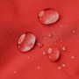 Detailaufnahme: Roter, wasserabweisender Stoff des Sitting Point Sitzsacks Big Foot Scuba mit Wassertropfen.