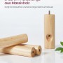 Detailaufnahme: Holzbeine des weißen Vasagle Kleiderständers. Massivholz sorgt für Stabilität.
