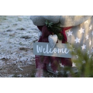 Graues Videx Garden Türschild Welcome aus Metall mit Drahtbügel und Herz-Deko.