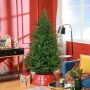 HOMCOM Künstlicher Weihnachtsbaum, 180 cm hoch, mit 2380 realistischen grünen Spitzen, festlich im Wohnzimmer stehend.