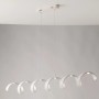 Moderne LED-Pendelleuchte Helix in Weiß-Silber, 125 cm breit. Elegante Hängelampe für Wohnräume.