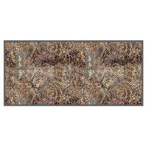 Universal Teppichläufer Snake, 67x150 cm, mit Schlangenmuster in Braun- und Grautönen.