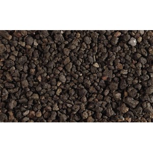Nahaufnahme von anthrazitfarbenem Lavamulch (8-25 mm) als Zierkies.