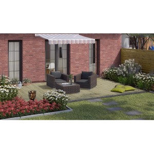 Terrasse mit Nadelholz-Dielen, grün druckimprägniert, mit Sitzgruppe und Markise.