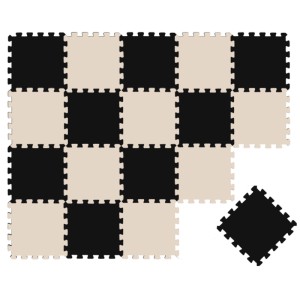 Beige-schwarze Puzzlematte, 18 Teile, im Schachbrettmuster verlegt, ein Einzelteil daneben. Weiche Kinderspielmatte.