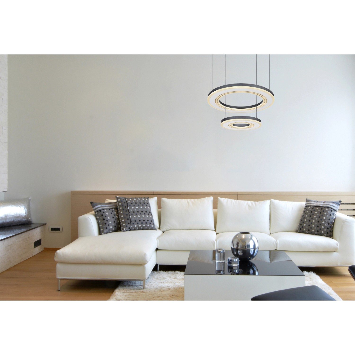 Moderne LED-Pendelleuchte Blasius, schwarz/weiß, mit zwei Ringen. Dimmbar und mit Fernbedienung.