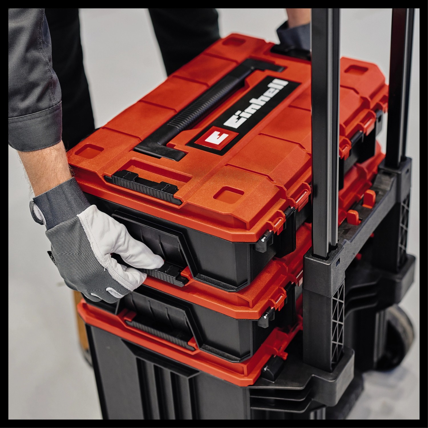 Einhell E-Case Tower Werkzeugkoffer Set auf Rollen, rot und schwarz.