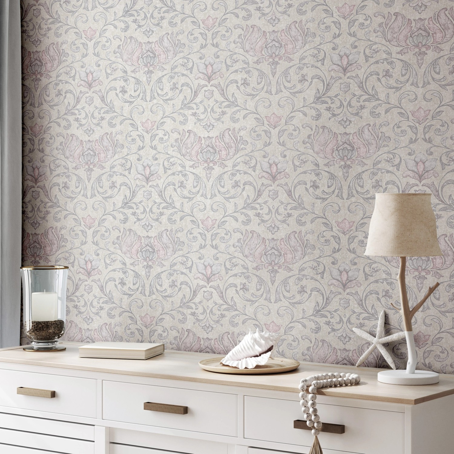 Graue Marburg Vliestapete im Landhausstil mit floralem Muster für Wohnräume.