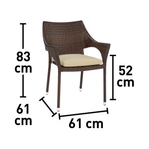 Brauner Stapelstuhl Davenport aus Polyrattan mit beigem Sitzkissen für den Garten.