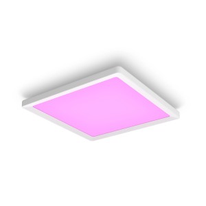 Quadratisches, weißes Philips Hue LED Panel Tento mit farbigem Licht an der Decke.