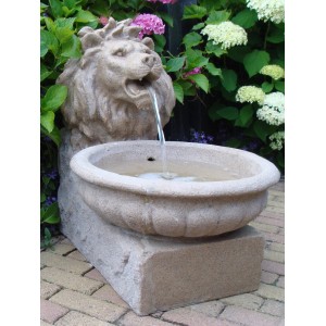 AcquaArte Terrassenbrunnen Basel mit Löwenkopf, 38x45x52cm, LED-Beleuchtung.