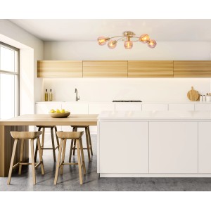 Näve Spot-Deckenleuchte Libby Messing mit 5 amberfarbenen Gläsern in moderner Küche.