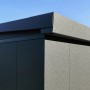 Detailansicht: Anthrazitfarbenes Weka Metall-Gerätehaus Gary, moderne Optik.