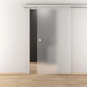 Novadoors Glasschiebetür satiniert, teilweise geöffnet. Bietet Privatsphäre und lässt Licht in den Raum.