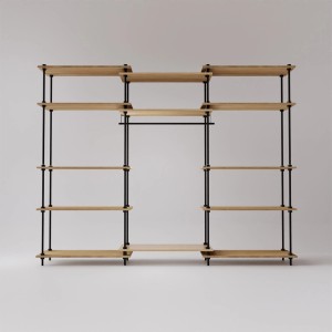 Ar Shelving Deco Set Garderobe, 185x235x35 cm, mit Holzregalen und schwarzer Kleiderstange.
