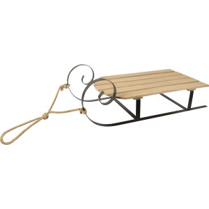 Nostalgischer Deko-Holzschlitten Natur mit Metallkufen und Zugseil für die Weihnachtsdekoration.