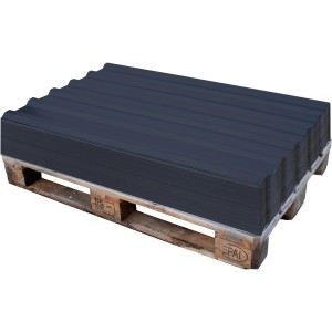 Anthrazitfarbene Trapezbleche 138/20 auf Palette, geeignet für Dach und Wand.